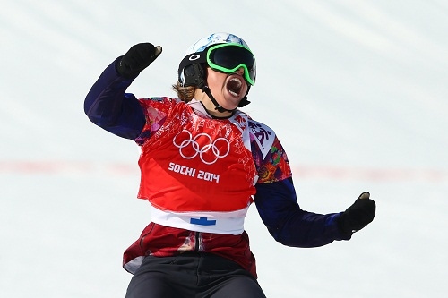 Золото в сноуборд-кроссе выиграла Ева Самкова