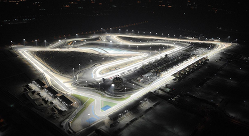 Гран При Бахрейна: песок, софиты и два фаворита