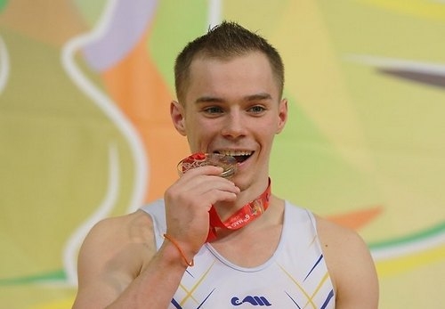 Олег Верняев в пятый раз признан лучшим спортсменом месяца