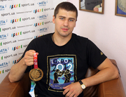 Александр Гвоздик сразится с Крисом Генри