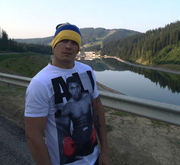 Александр Усик начал подготовку к бою в Карпатах