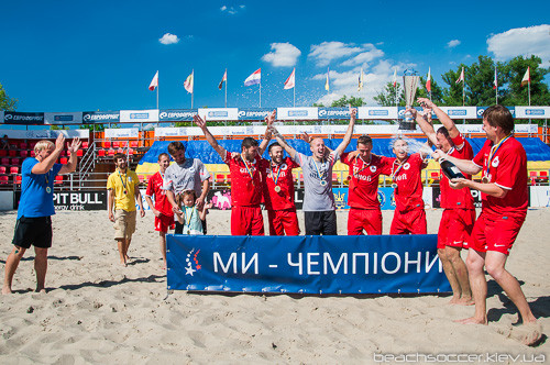 Пляжный футбол Киева: Хит чемпион, Артур Мьюзик с серебром!