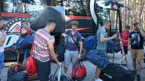 Игроки ХК Донбасс прибыли в тренировочный лагерь