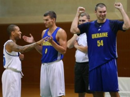 Украинские баскетболисты потеряли половину состава