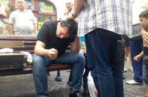 Турецкие фанаты побили продавца в центре Львова