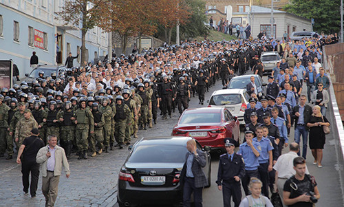 Милиция задержала 13 фанатов после стычек в центре Киева