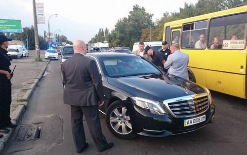 Как киевская полиция у Григория Суркиса спецсигналы отбирала