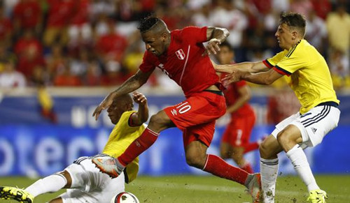 Фарфан принес ничью Перу в матче против Колумбии
