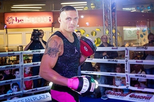 Александр УСИК: «В 15 переступил порог боксерского зала»