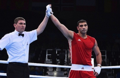 Замотаев и Манукян побеждают на ЧМ по боксу