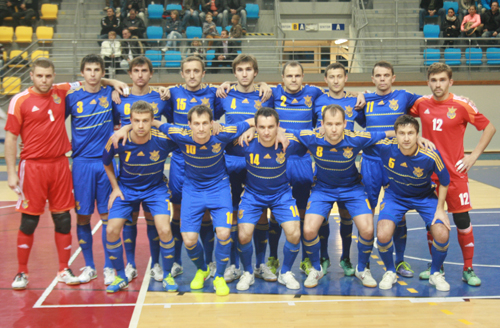 Украина побеждает Словакию в первом матче