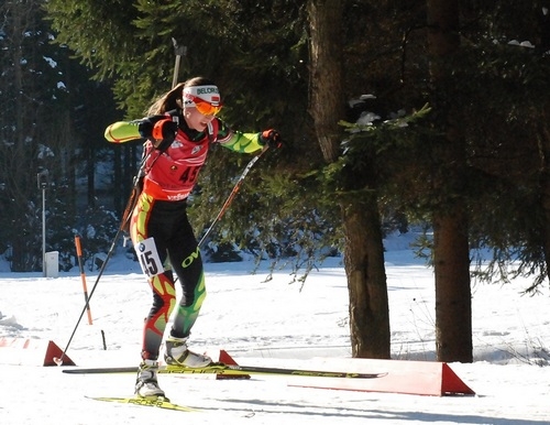 Дарья Домрачева выигрывает женский спринт в Холменколлене