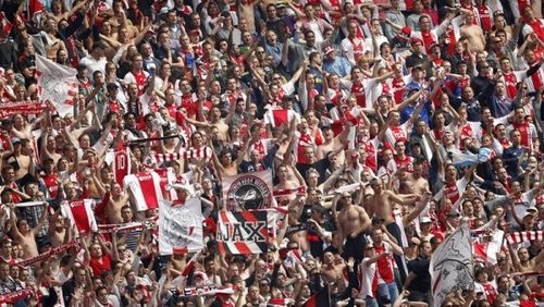 Аякс призывает фанов не приносить на стадион флаги России