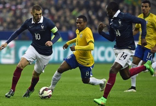 Адриано и Коста поучаствовали в победе Бразилии над Францией