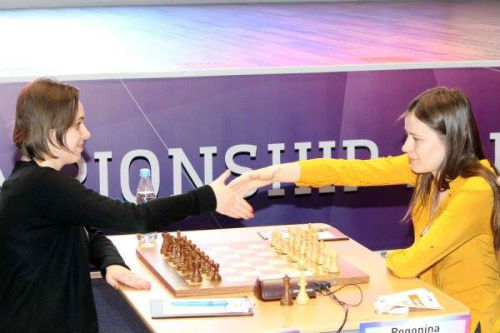 Музычук и Погонина сыграли вничью в третьей партии