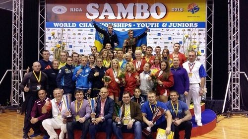 Самбисты привезли из Риги 24 медали!