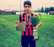 Барселона приглашает защитника Шахтера