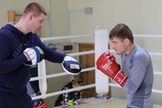 Беринчик провел открытую тренировку накануне боя с Гарсией