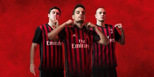 Милан презентовал форму на новый сезон