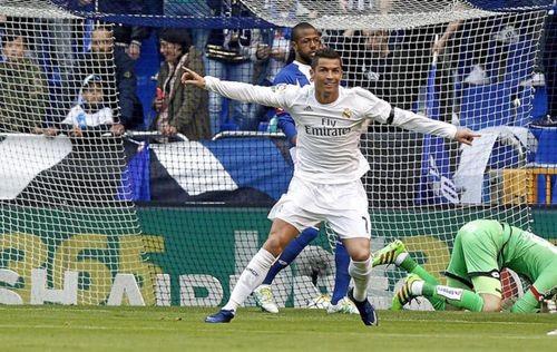 Дубль Роналду приносит Реалу победу над Депортиво