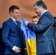ПОРОШЕНКО: «Желаю сборной побед. Украина верит в вас!»