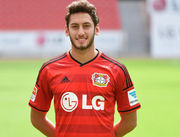 Хакан ЧАЛХАНОГЛУ: «Бить штрафные учился у Бекхэма и Жуниньо»