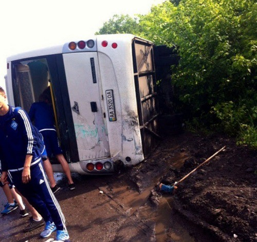Автобус с игроками Динамо U-16 попал в аварию