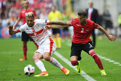Швейцария в большинстве добывает победу над Албанией