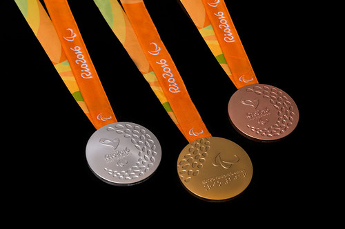 Представлены официальные медали Олимпиады в Рио