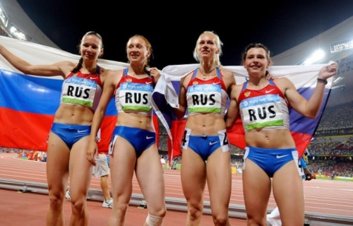 Сборная России лишена золота Олимпиады-2008 в эстафете 4х100