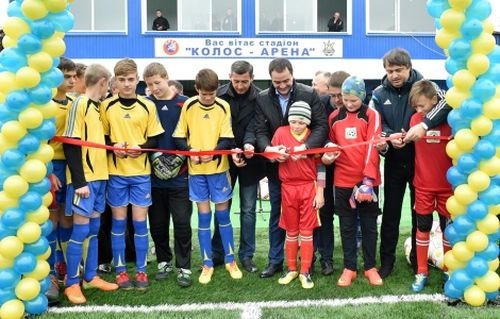 В Корсунь-Шевченківському відкрили оновлений стадіон Колос