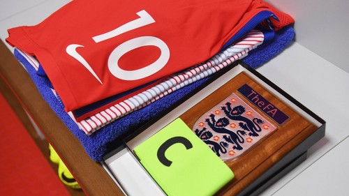 Руни побил рекорд Бэкхема в сборной Англии