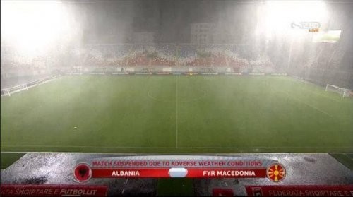 Матч Албания – Македония доиграют во вторник