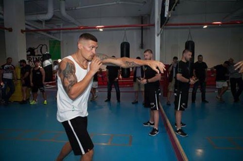 Александр Усик провел открытую тренировку в Гданьске