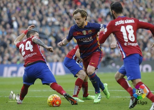 В погоне за Реалом: Барселона сразится с Атлетико
