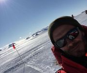 Бекхэм сыграл в футбол в Антарктиде