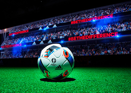 Зинедин Зидан представил официальный мяч Евро-2016