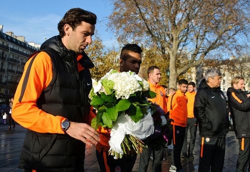 Шахтер почтил память жертв теракта в Париже