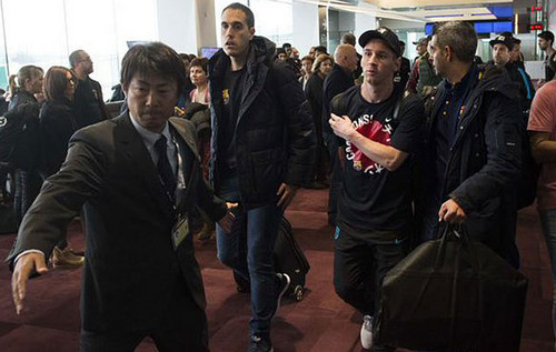 Аргентинские болельщики плюнули в Месси в аэропорту Токио