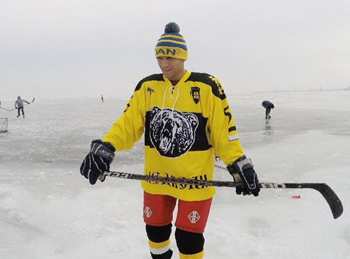 Ломаченко провел хоккейную тренировку