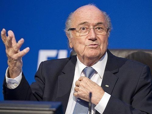ФИФА продолжает платить зарплату Блаттеру