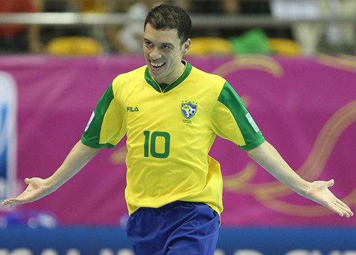 В матче Бразилии и Парагвая не обошлось без golazo