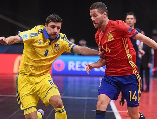 ЧЕ-2016: Украина уступила первое место в группе Испании