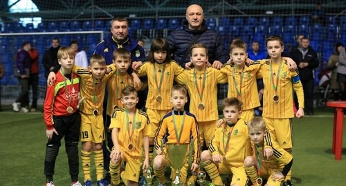 Игроки Металлиста U-10 спели гимн клуба на турнире в Минске