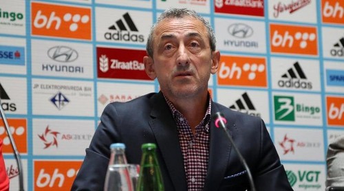 Тренер Боснии требует от УЕФА отменить товарищеские матчи
