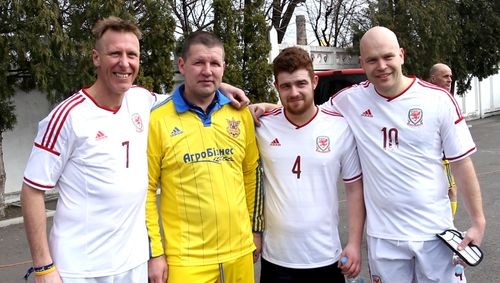 Сборная ветеранов Украины проиграла болельщикам Уэльса