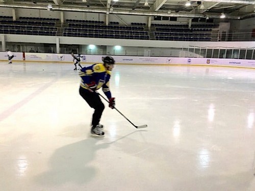 Владимир Кличко сыграл в хоккей