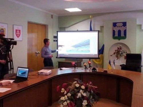 Верес презентував проект реконструкції стадіону Авангард