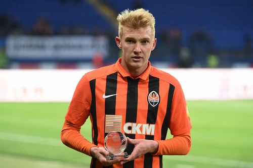 Виктор Коваленко получил приз лучшему молодому игроку минувшего года