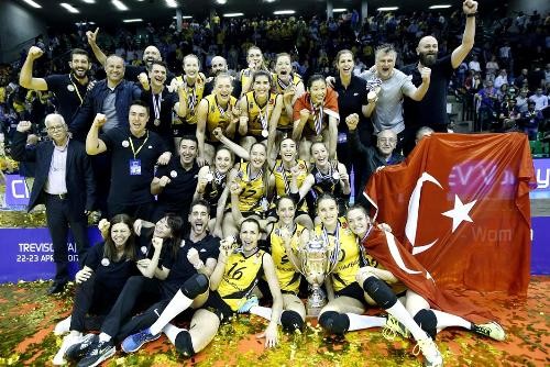 Женскую Лигу чемпионов выиграла турецкая Вакифбанк